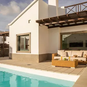 https://villas-playa-blanca-beach-mate.in-canary-islands.com